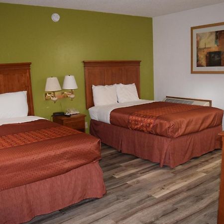 Regency Inn And Suites Eau Claire Zewnętrze zdjęcie
