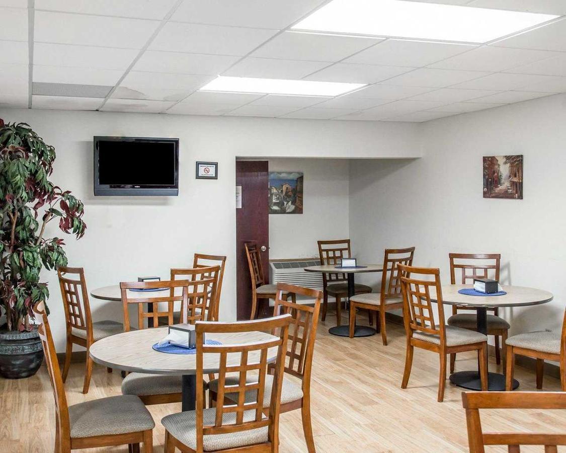 Regency Inn And Suites Eau Claire Zewnętrze zdjęcie