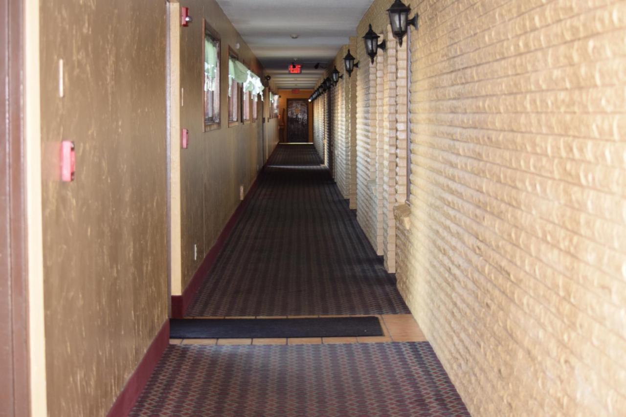Regency Inn And Suites Eau Claire Zewnętrze zdjęcie