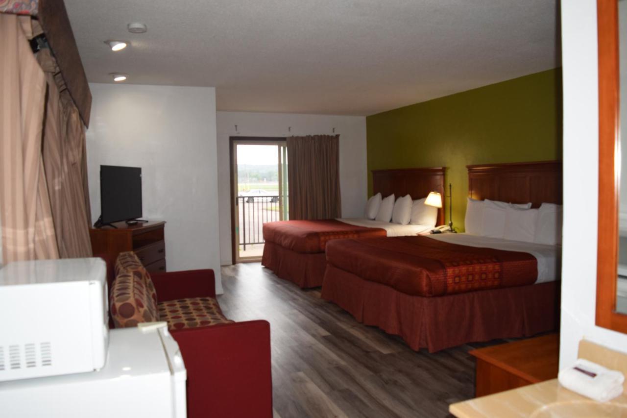 Regency Inn And Suites Eau Claire Zewnętrze zdjęcie