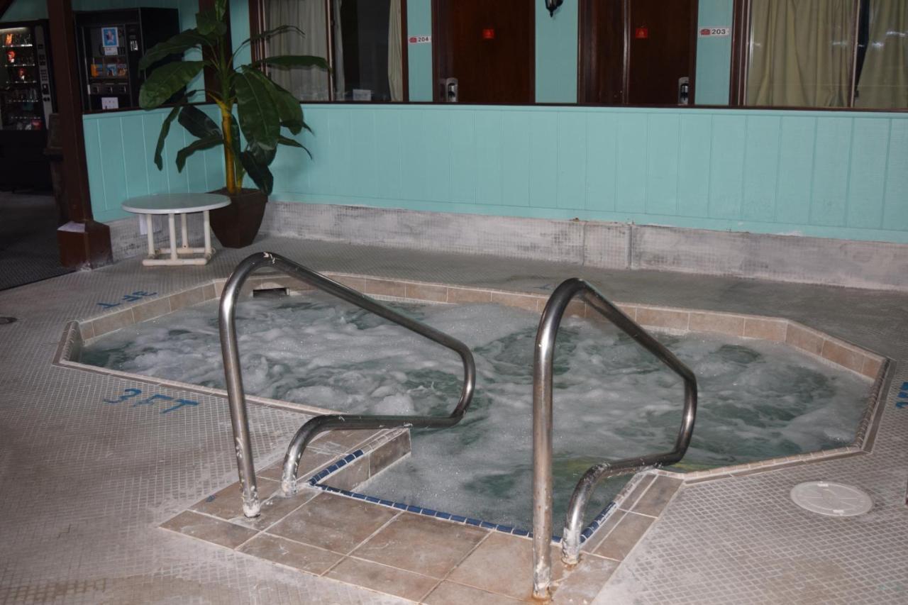 Regency Inn And Suites Eau Claire Zewnętrze zdjęcie